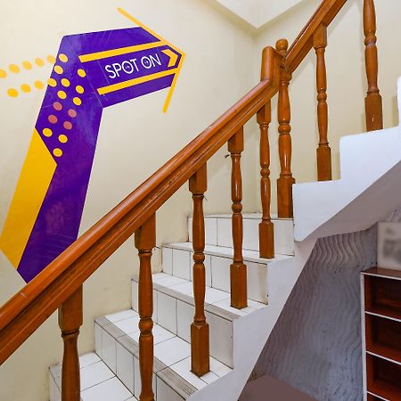 Oyo 2240 Simpang Tujuh Residence Kudus Экстерьер фото