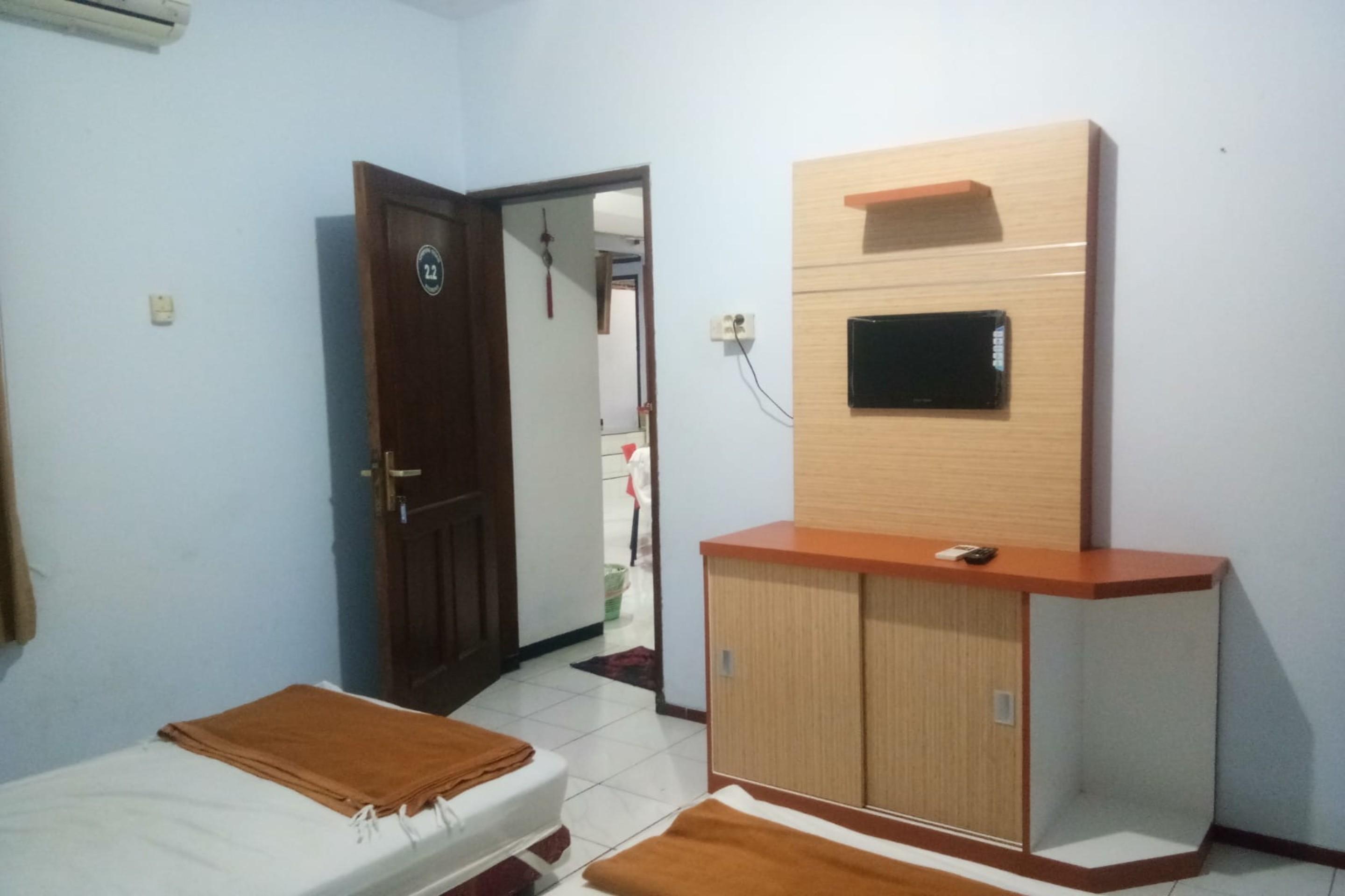 Oyo 2240 Simpang Tujuh Residence Kudus Экстерьер фото