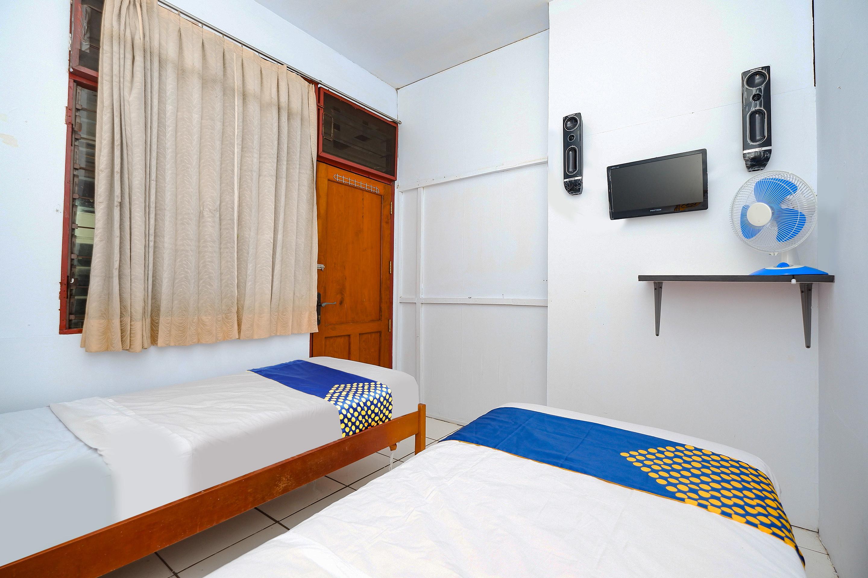 Oyo 2240 Simpang Tujuh Residence Kudus Экстерьер фото