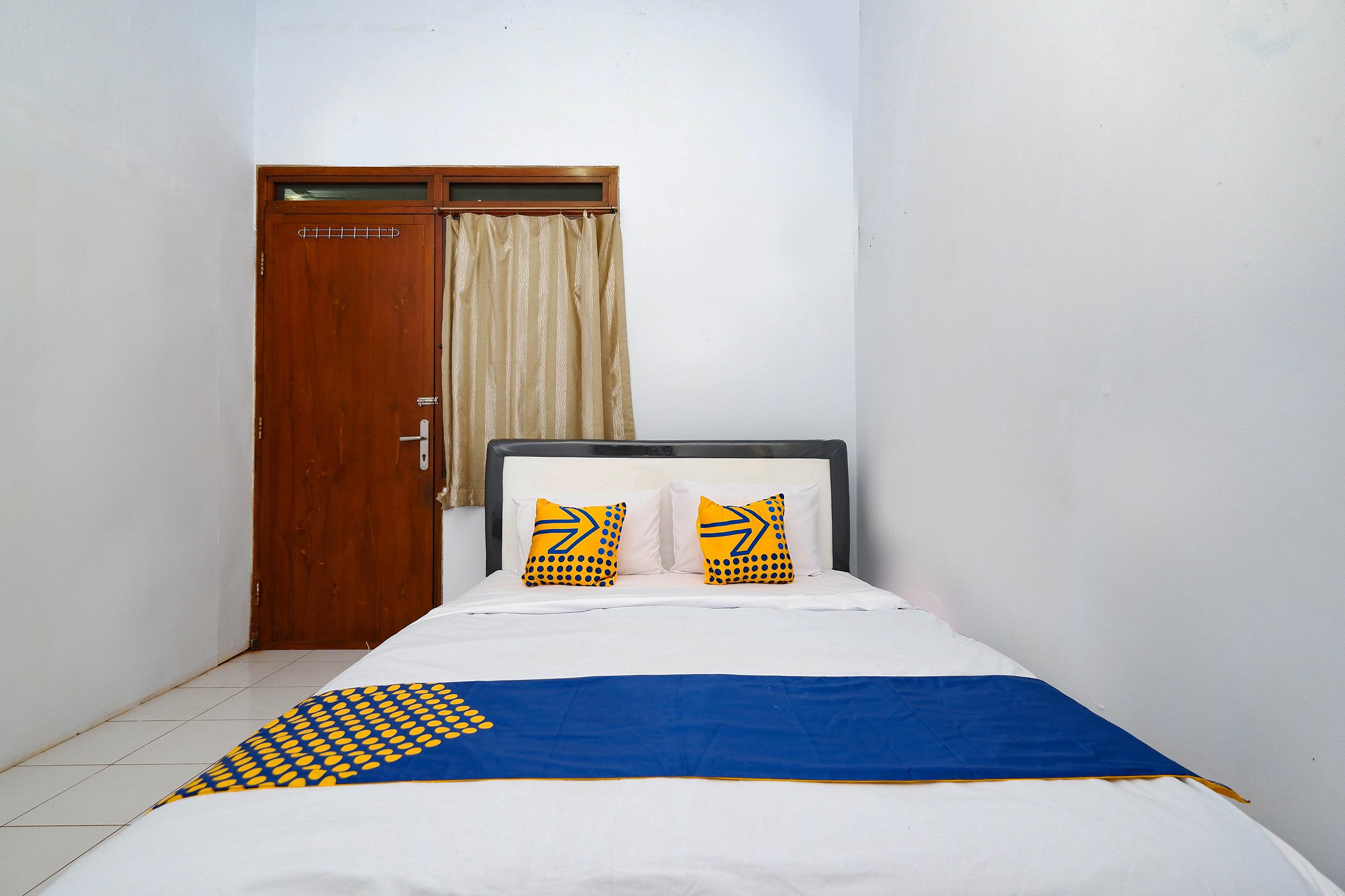Oyo 2240 Simpang Tujuh Residence Kudus Экстерьер фото