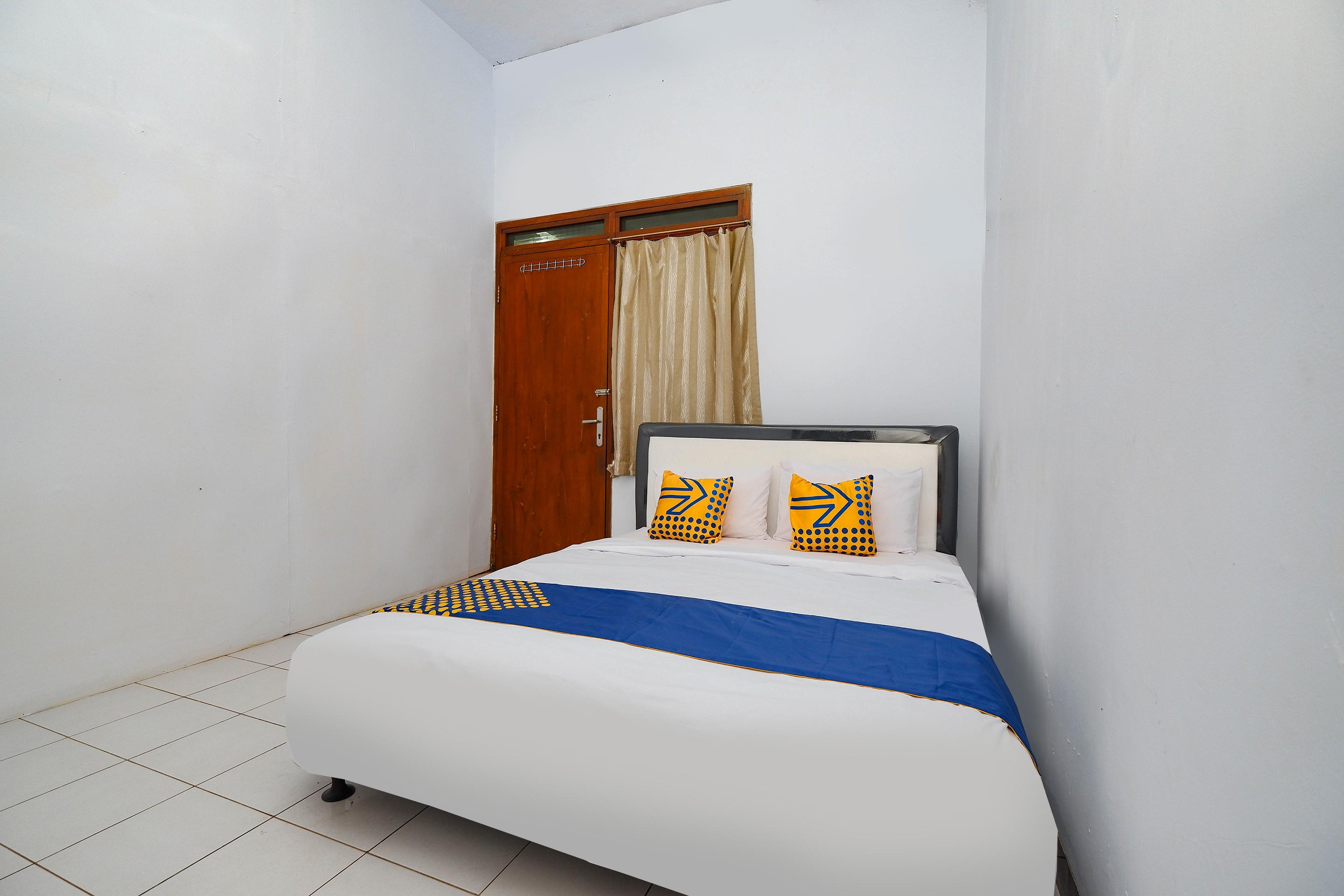 Oyo 2240 Simpang Tujuh Residence Kudus Экстерьер фото