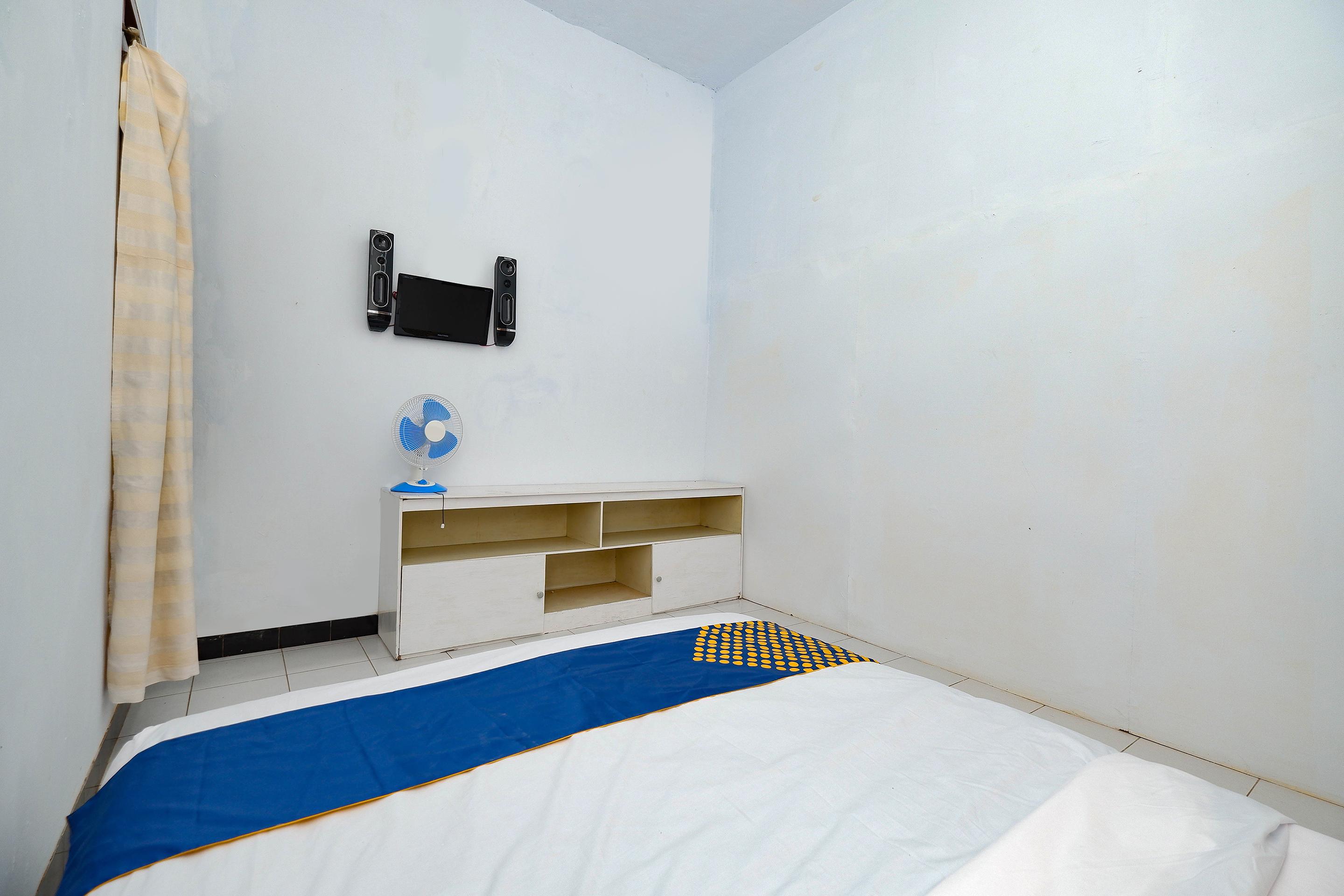 Oyo 2240 Simpang Tujuh Residence Kudus Экстерьер фото