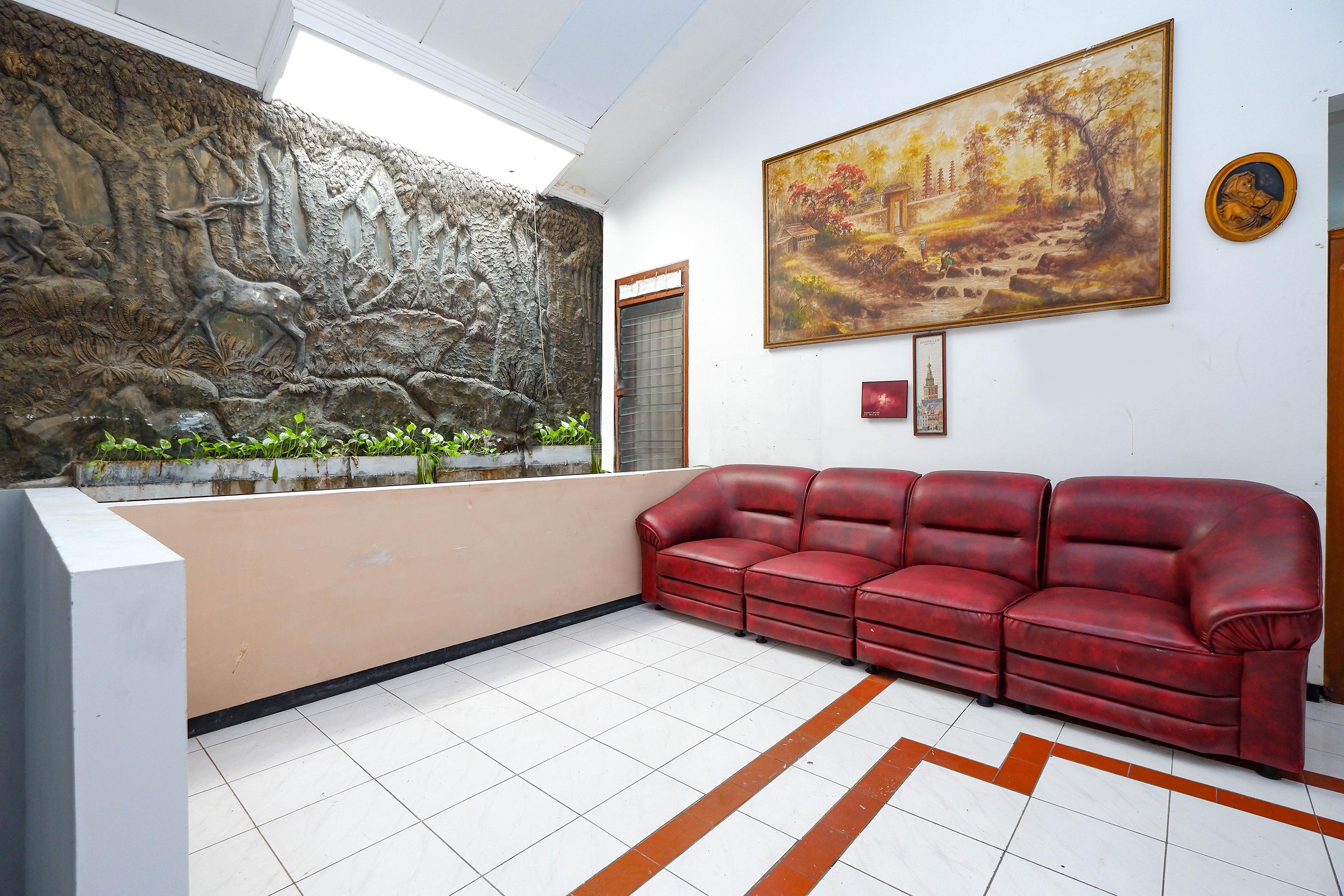 Oyo 2240 Simpang Tujuh Residence Kudus Экстерьер фото