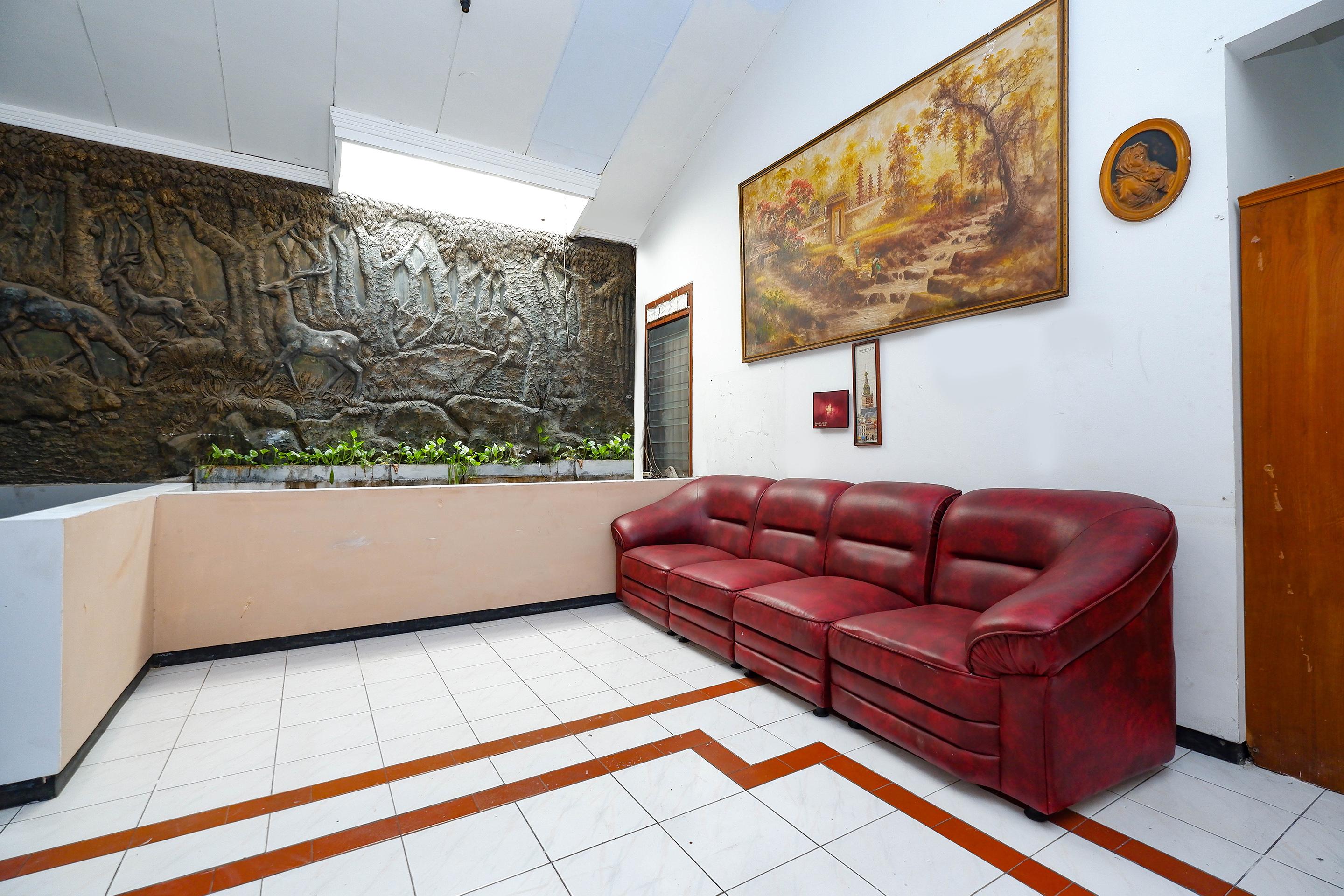Oyo 2240 Simpang Tujuh Residence Kudus Экстерьер фото